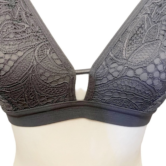 Lively Floral Lace Keyhole Busty Bralette No Wire Gray Size 1 (32DD, 33D/DD) - Picture 3 of 13